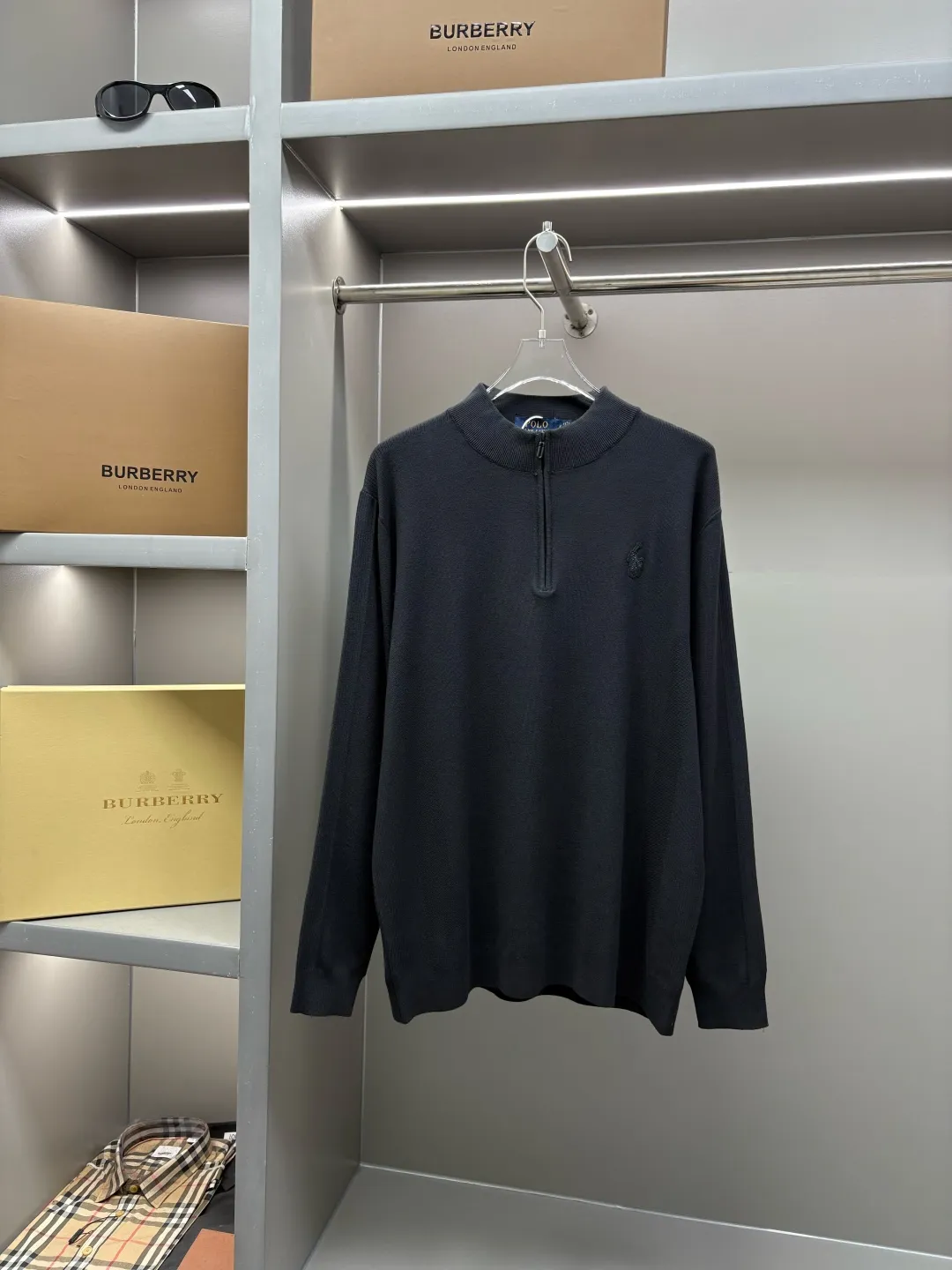 🅿️320 POLO Ralph Lauren new zipper sweater, original fabric, official same style, made of customized natural medium-thick imported wool yarn, very comfortable and smooth to the touch, very wide and stylish, produced by a first-line brand factory, woven by imported machines, very soft and skin-friendly to wear, and will not deform after long-term wear. The latest autumn and winter style, fashionable and individual, super versatile and good-looking, very suitable for both men and women, a must-have color for everyone. Color: black, gray, caramel color Size: L-4XL